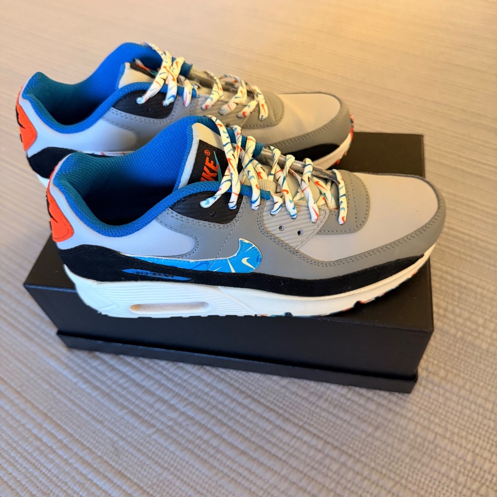 Nike Air Max 90 Women's Scrapbook Wolf Grey Black Crimson Size 7 / 6Y (youth)